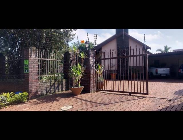 3 BEDROOM HOUSE FOR SALE IN MARLANDS